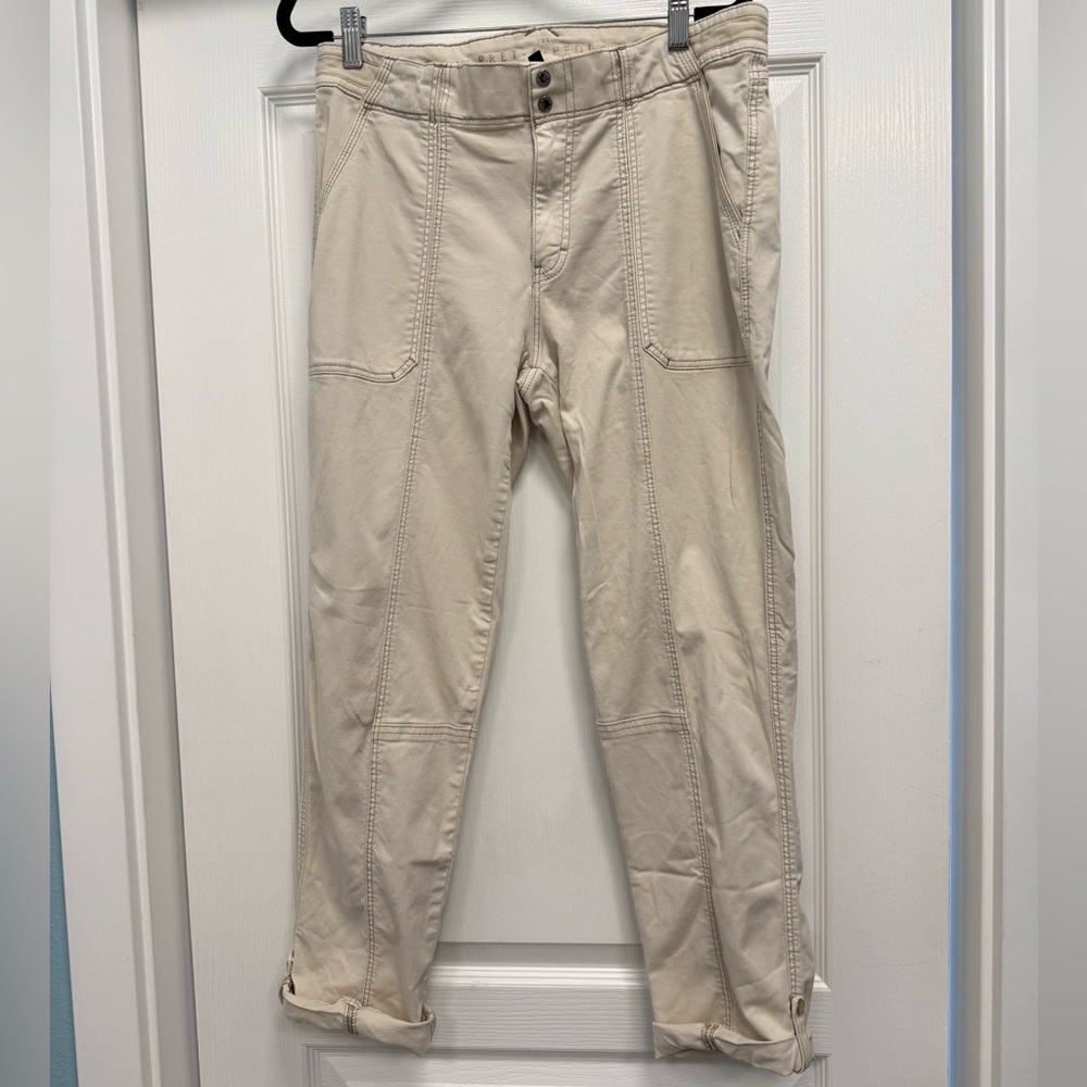 White House Black Market Cream Cropped Cargo Pants - Picture 4 of 5